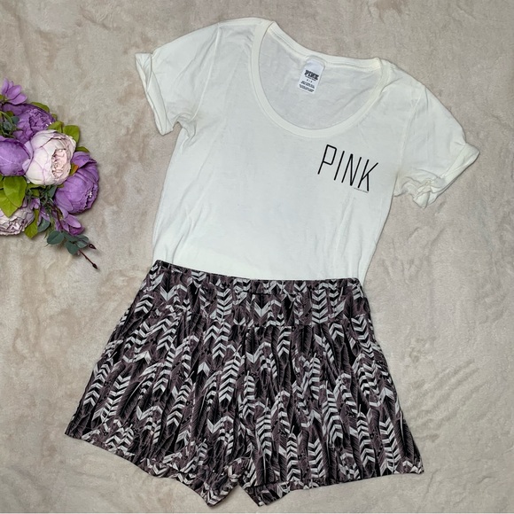 Love Culture Lilac High Rise Patterned Shorts - Picture 3 of 8